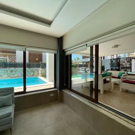Deniz ve Dağ Manzaralı 4+2 Villa Elanur