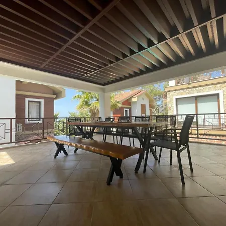 Deniz ve Dağ Manzaralı 4+2 Villa Elanur Villa *