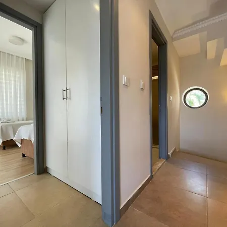 Deniz ve Dağ Manzaralı 4+2 Villa Elanur * Göcek