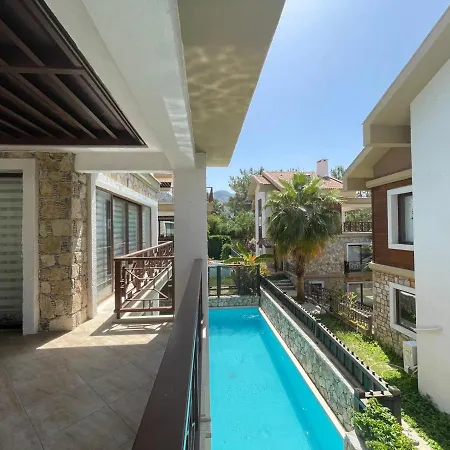 Deniz ve Dağ Manzaralı 4+2 Villa Elanur Villa Göcek